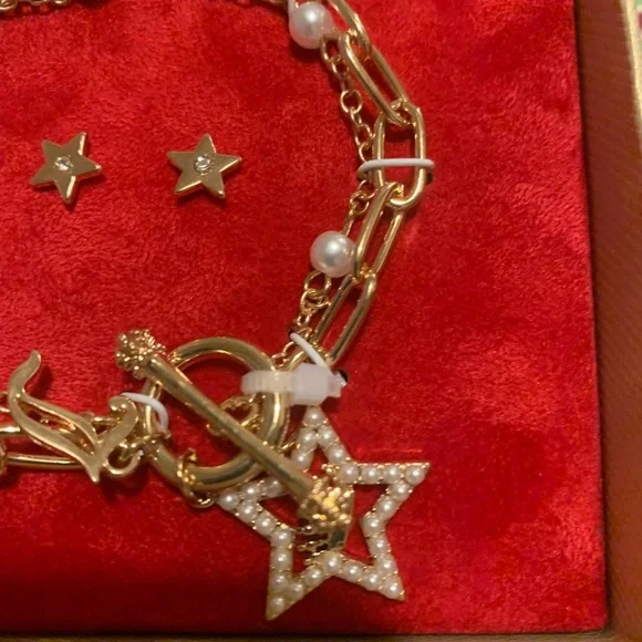 New Juicy Couture Set with Faux Pearl Star Bracelet & Earrings, Gift Box - Picture 2 of 5